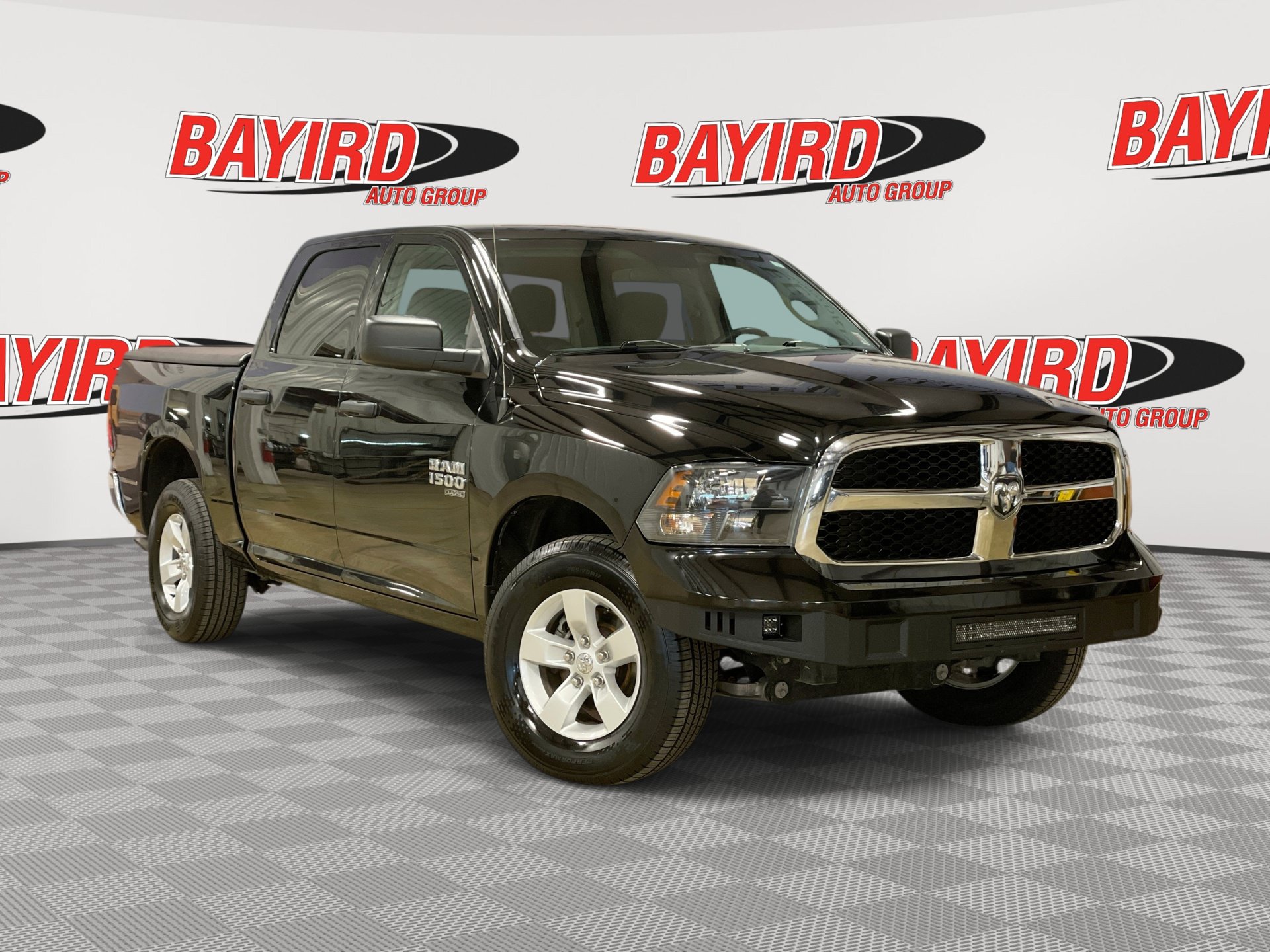 Used 2022 RAM 1500 Classic SLT AWD/4WD image 1