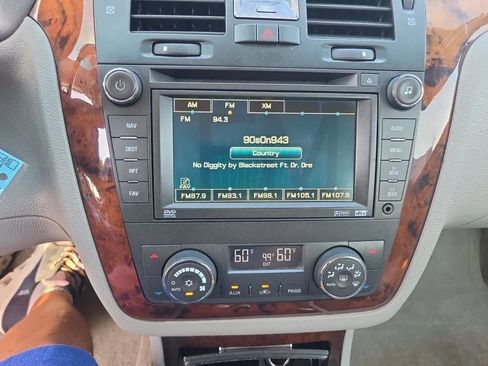 Used 2007 Cadillac DTS Performance FWD image 25