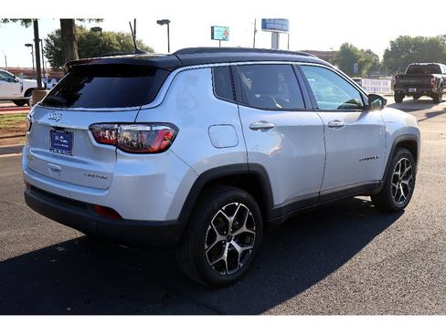 Used 2025 Jeep Compass Limited AWD/4WD image 11