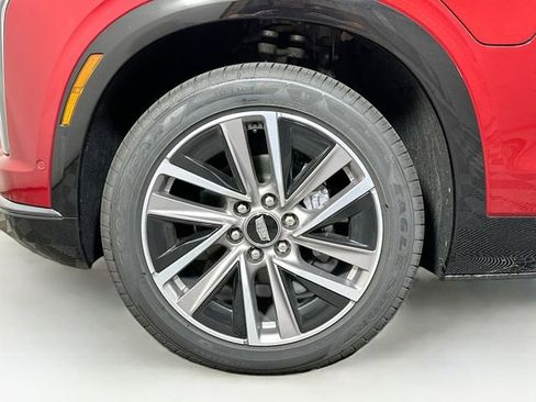 New 2026 Cadillac Vistiq Sport w/ LPO, Floor Liner Package image 21