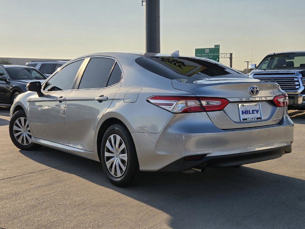 Used 2020 Toyota Camry LE FWD image 3