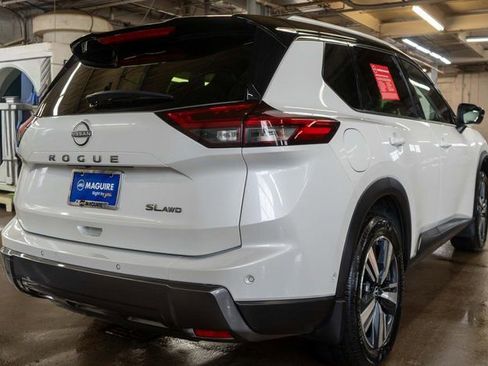 New 2024 Nissan Rogue SL w/ SL Premium Package AWD/4WD image 5