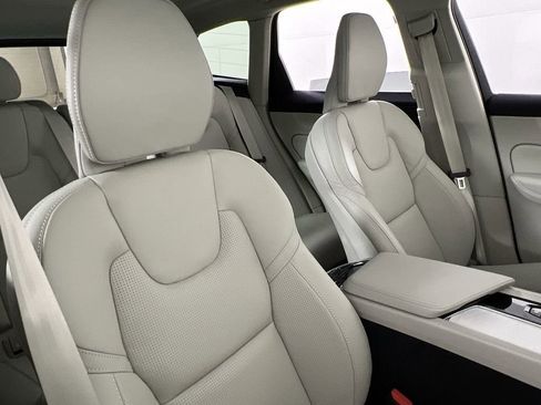 New 2026 Volvo XC60 B5 Ultra w/ Protection Package Premier image 23