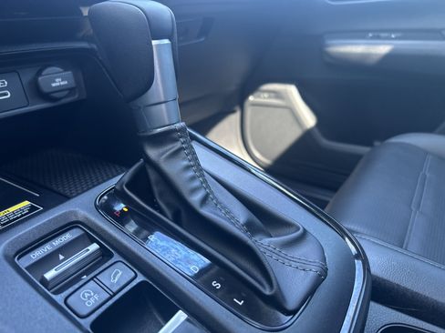 Used 2025 Honda CR-V EX-L image 16