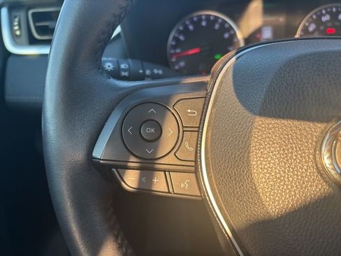 Used 2021 Toyota RAV4 XLE image 26