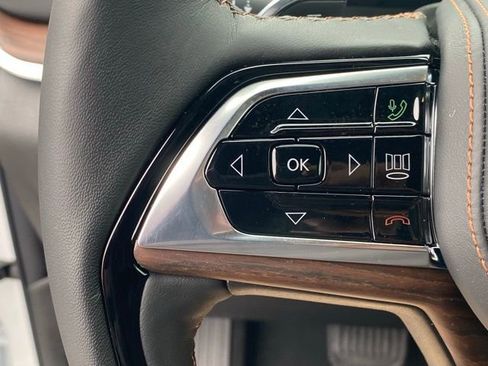 New 2025 Jeep Grand Cherokee Summit w/ Adv Protech Group IV AWD/4WD image 18
