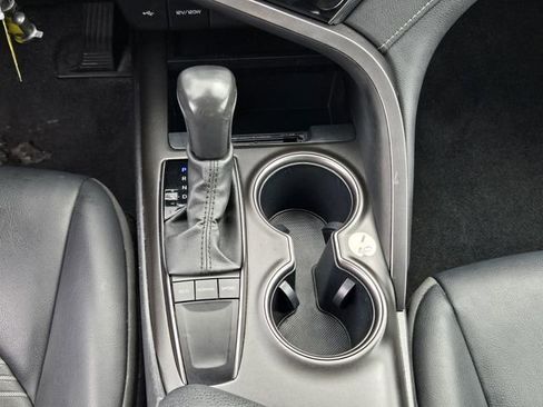 Used 2024 Toyota Camry SE image 21