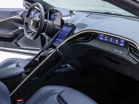 Used 2023 Ferrari Roma RWD image 43