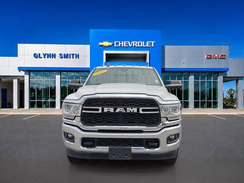 Used 2022 RAM 2500 Tradesman w/ Chrome Appearance Group AWD/4WD image 2