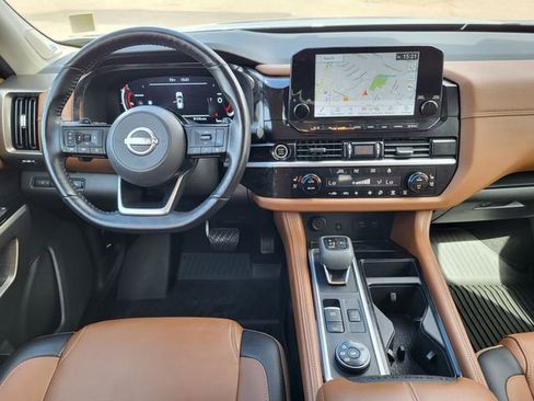 Used 2024 Nissan Pathfinder Platinum w/ Cargo Package AWD/4WD image 25