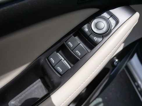 Used 2020 Buick Enclave Premium w/ Trailering Package, 5000 lbs. AWD/4WD image 16