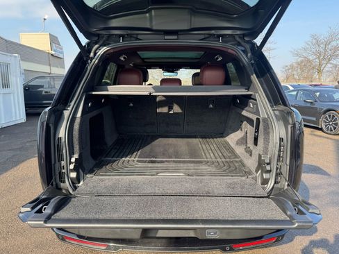 Used 2023 Land Rover Range Rover SE image 24
