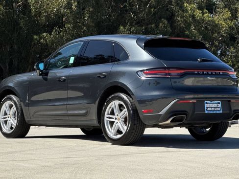 Used 2022 Porsche Macan AWD/4WD image 3