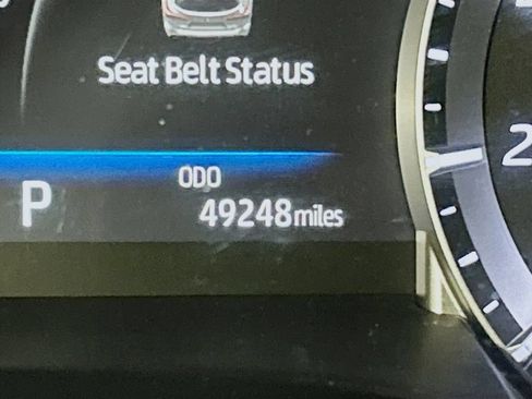 Used 2023 Toyota Highlander XLE FWD image 10