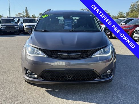 Used 2020 Chrysler Pacifica Limited w/ Advanced Safetytec Group image 8
