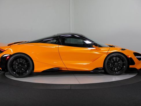 Used 2021 McLaren 765LT RWD image 10