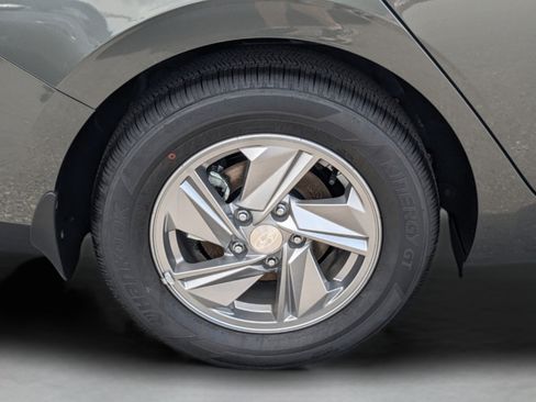 New 2026 Hyundai Elantra SE FWD image 13