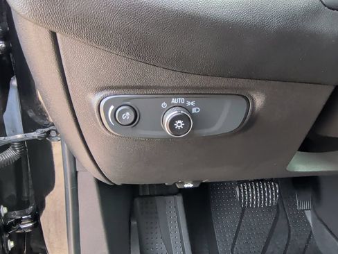 Used 2022 Chevrolet Equinox LT FWD image 15