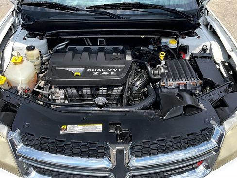 Used 2013 Dodge Avenger SE FWD image 10