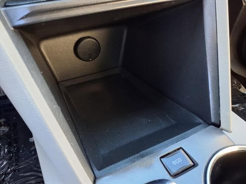 Used 2016 Chevrolet Equinox LTZ w/ Enhanced Convenience Package image 8