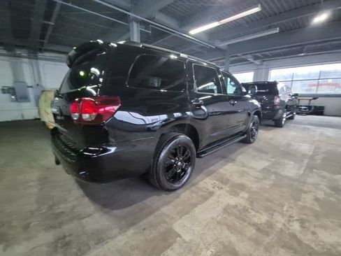Used 2019 Toyota Sequoia TRD Sport AWD/4WD image 8