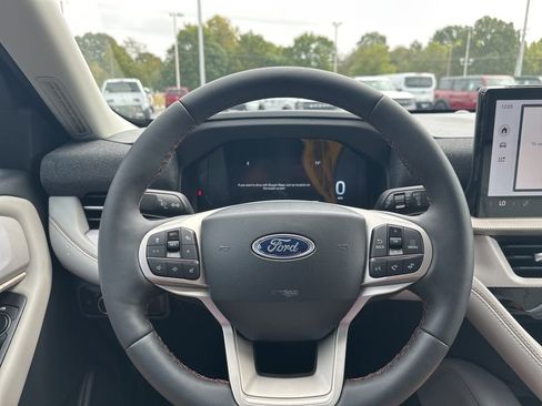 New 2025 Ford Explorer Active w/ Active Comfort Package image 19