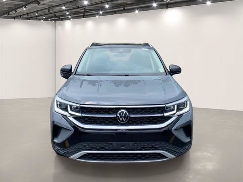 Used 2023 Volkswagen Taos SEL AWD/4WD image 2