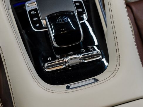 Used 2022 Mercedes-Benz Maybach GLS 600 4MATIC image 35