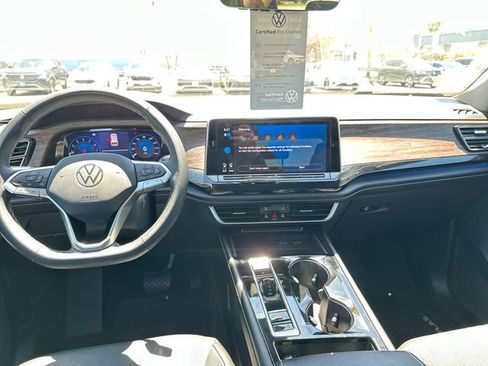Certified 2024 Volkswagen Atlas SEL AWD/4WD image 16