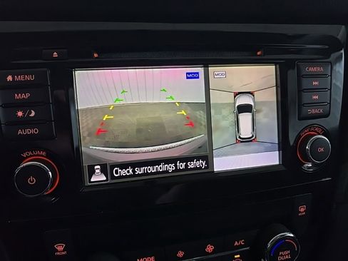 Used 2018 Nissan Rogue SV w/ Sun & Sound Touring Package image 24