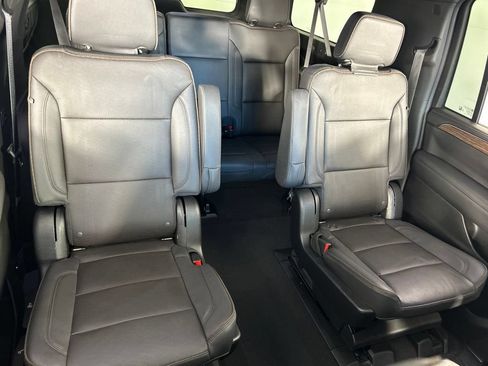 Used 2023 Chevrolet Suburban High Country w/ Premium Package 2 AWD/4WD image 25