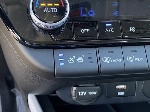 New 2025 Hyundai Elantra Limited image 23