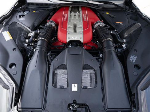 Used 2021 Ferrari 812 GTS RWD image 11
