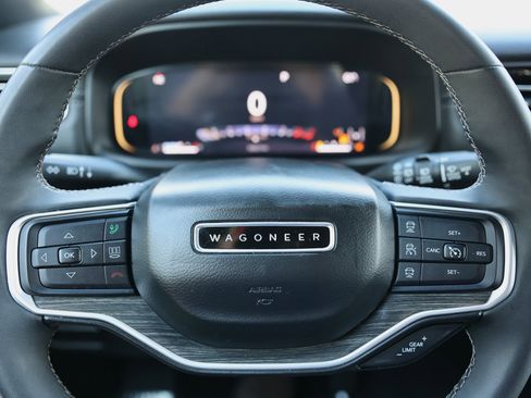 Used 2022 Jeep Wagoneer Series III w/ Flexible Seating Group image 42