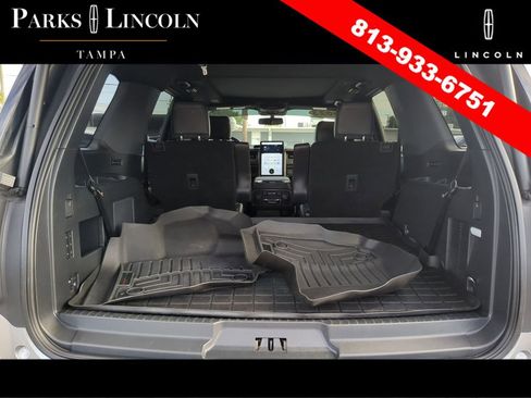 Used 2023 Ford Expedition Platinum RWD image 8
