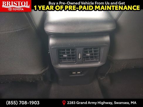 Used 2021 Toyota RAV4 XLE image 17