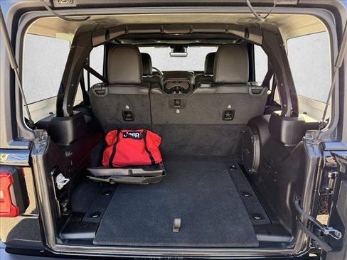 Used 2024 Jeep Wrangler Unlimited Rubicon w/ Technology Group image 5