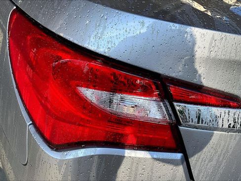 Used 2013 Chrysler 200 Limited image 25