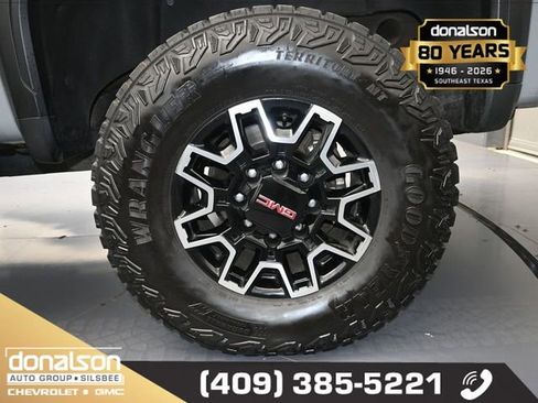 Used 2024 GMC Sierra 2500 AT4X image 13
