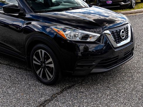 Used 2020 Nissan Kicks SV image 9