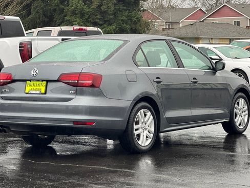 Used 2017 Volkswagen Jetta S image 4