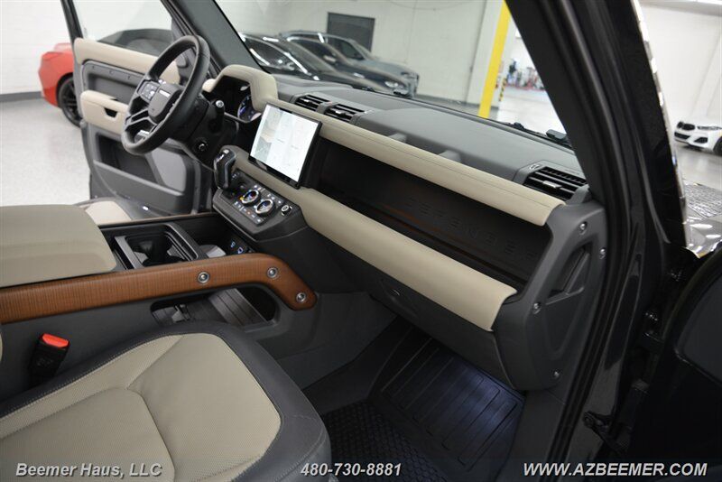 Used 2023 Land Rover Defender 130 X AWD/4WD image 22
