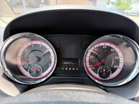 Used 2019 Dodge Grand Caravan SE w/ UConnect Hands-Free Group FWD image 36