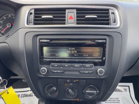 Used 2012 Volkswagen Jetta Sedan FWD image 18
