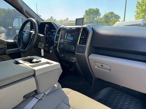 Used 2016 Ford F150 XLT AWD/4WD image 22