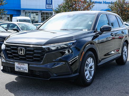Used 2025 Honda CR-V LX image 3