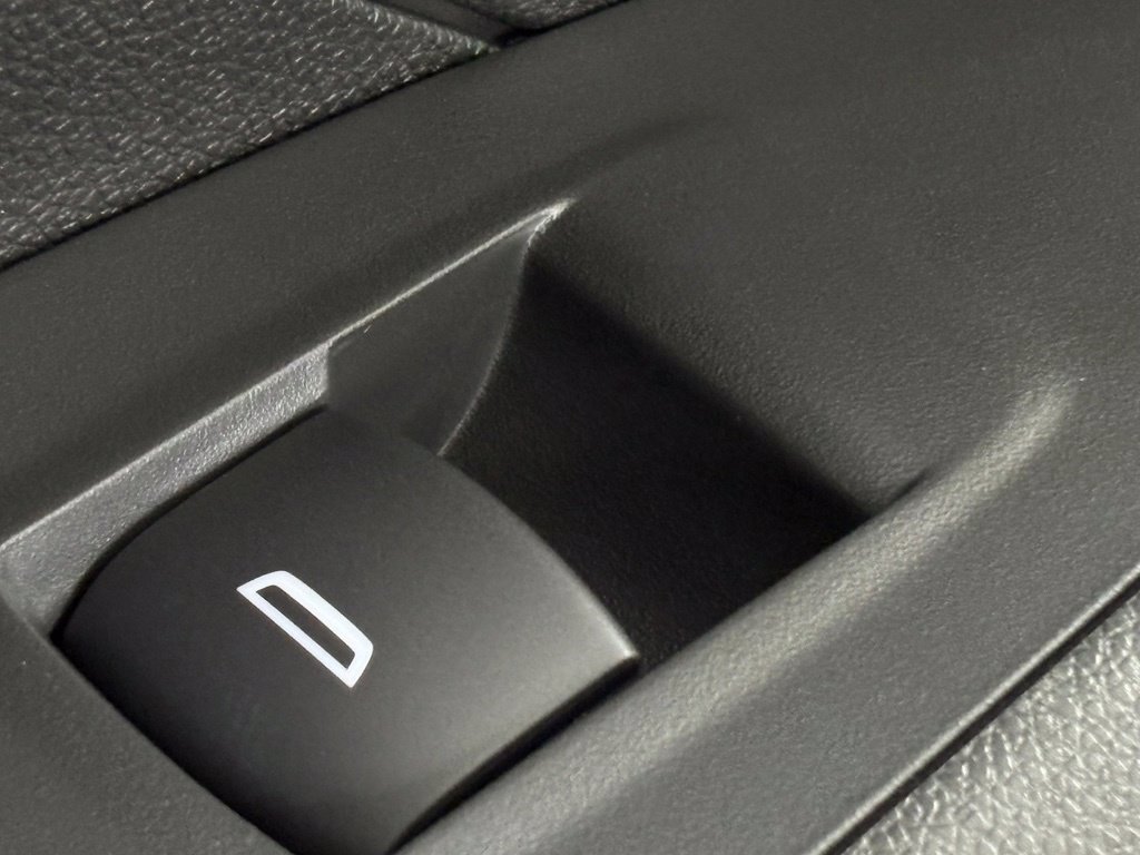 New 2026 Chevrolet Trax ACTIV w/ Sunroof Package FWD image 14