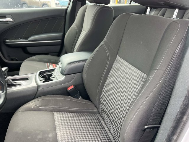 Used 2023 Dodge Charger SXT w/ Cold Weather Package AWD/4WD image 27