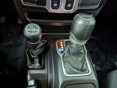 Certified 2018 Jeep Wrangler Sport image 25