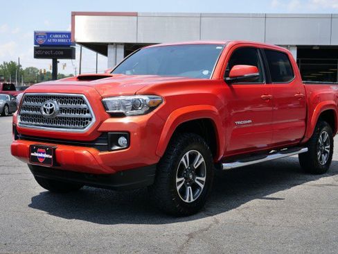 Used 2017 Toyota Tacoma TRD Sport w/ Premium & Technology Package AWD/4WD image 6